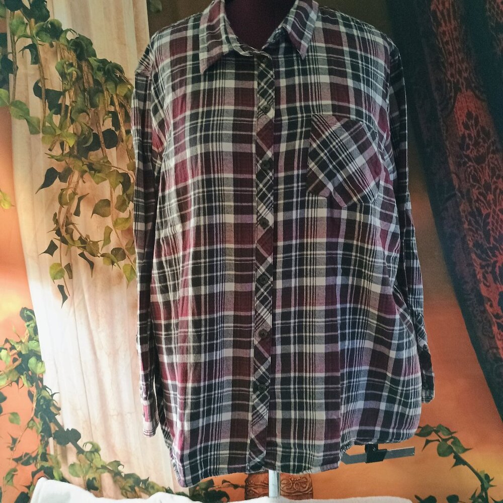EUC: Blue Mountain 3X Red, Black, & White Plaid Flannel Shirt